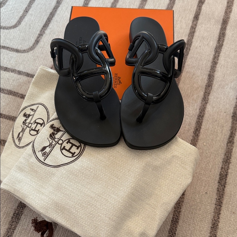 Hermes Egerie Sandals 35 Black